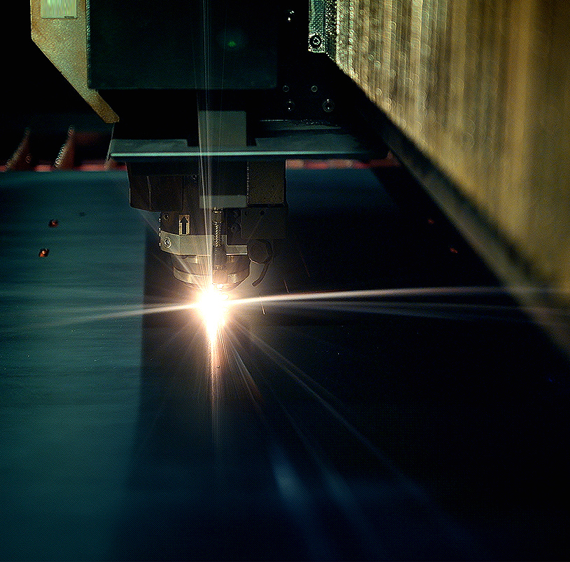  切断加工（レーザー加工機/バンドソー）