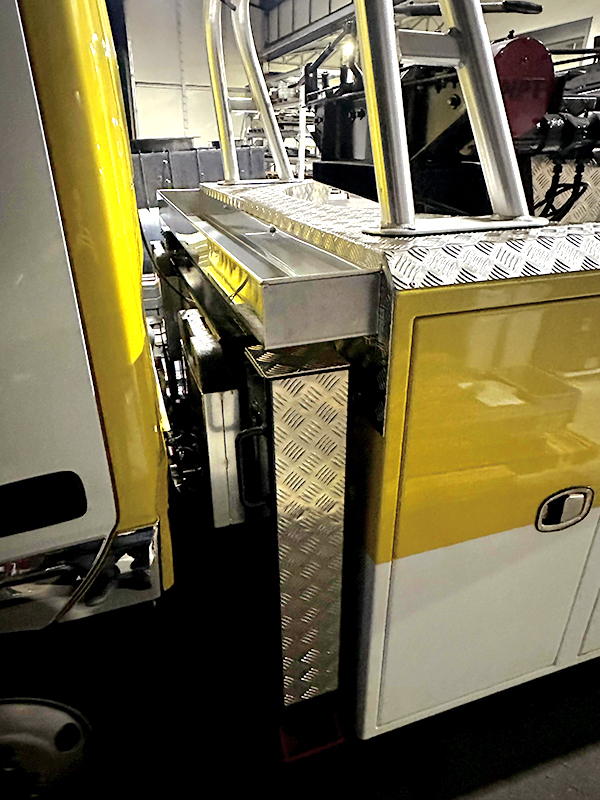 車体架装_レッカー架装_02_08