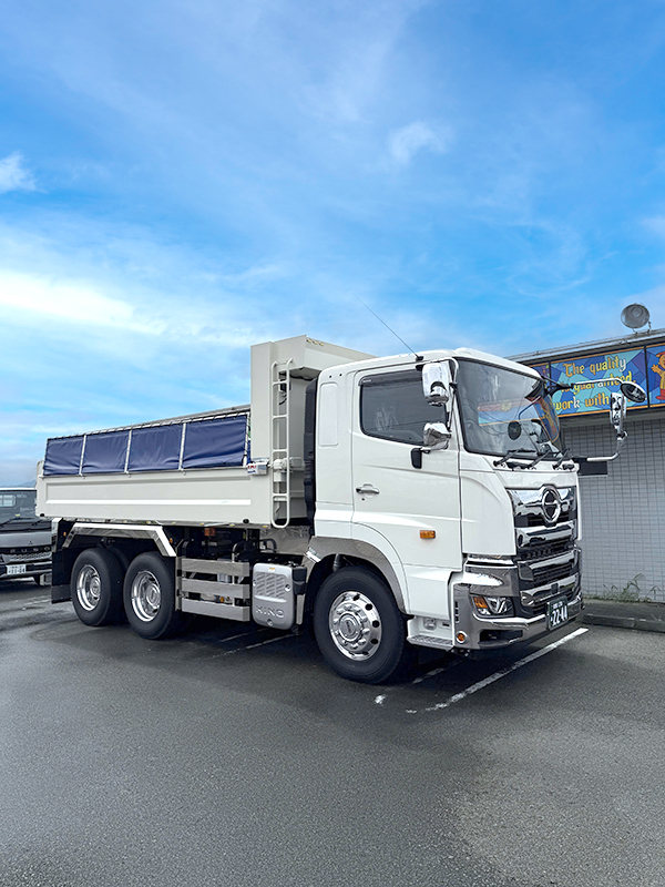 車体架装_ダンプ架装_01_ビフォー