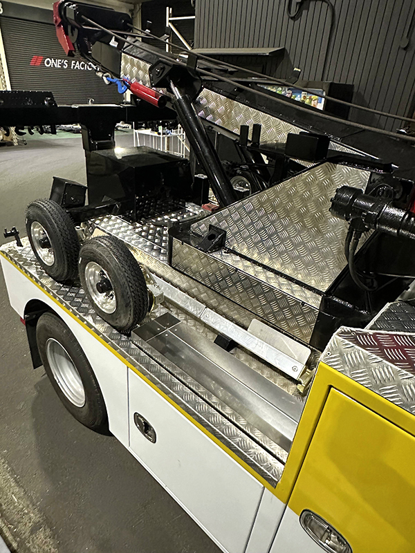 車体架装_レッカー架装_02_13