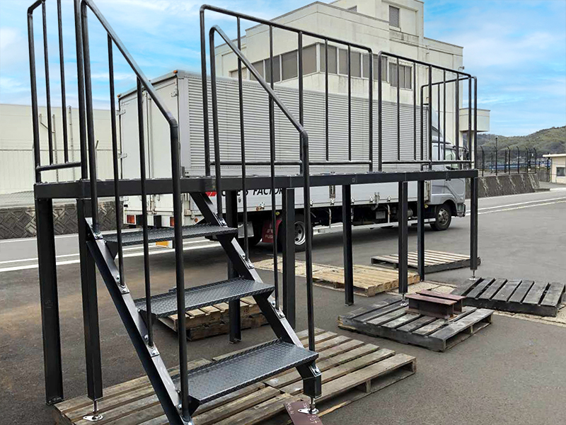 製缶板金_ステージ階段_05