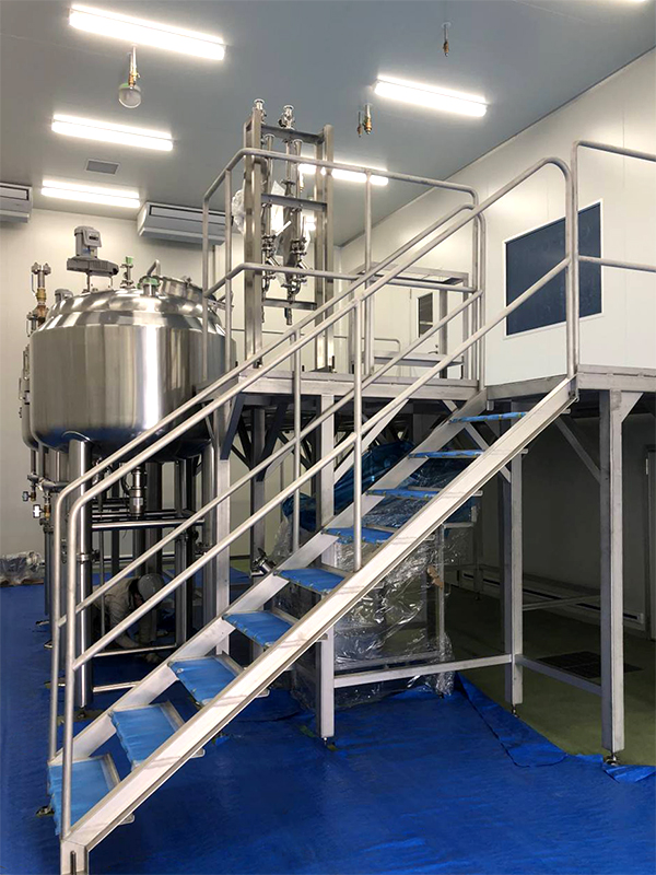 製缶板金_ステージ階段_02